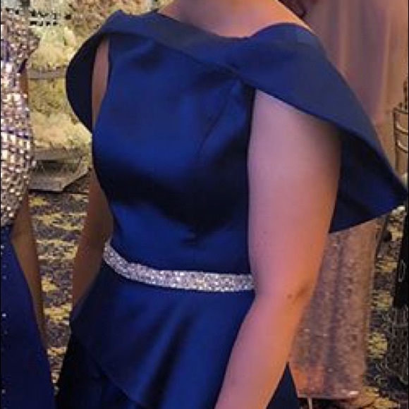 Blue evening gown - Picture 2 of 5